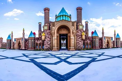 Анкараның Wonderland Eurasia ойын-сауық саябағына кіру.